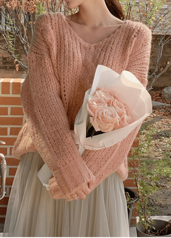 LOOSE-FIT V SWEATER ( 3 COLORS )