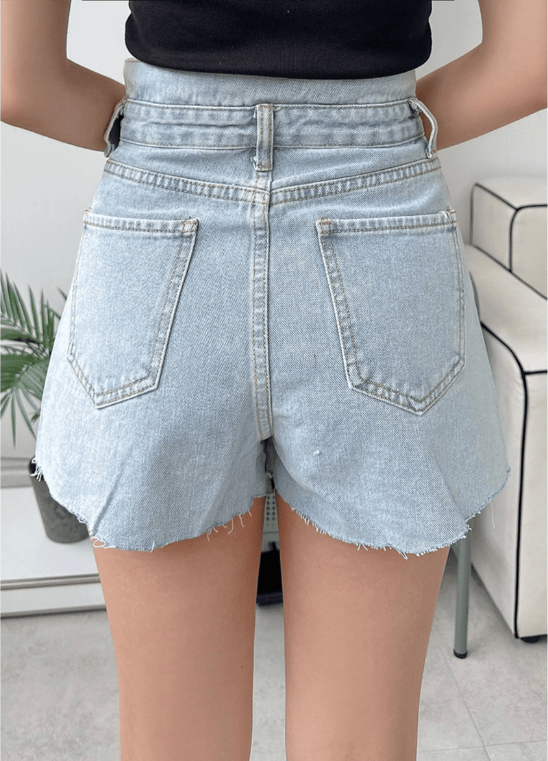 HIGH WAIST CUTTING DENIM SHORTS