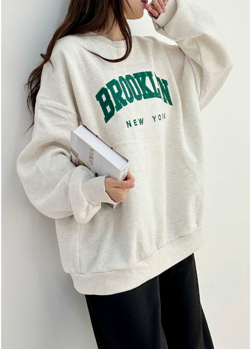 BOX FIT EMBROIDERY SWEATSHIRT ( 3 COLORS )