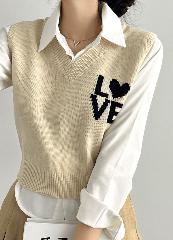 LOVE KNIT VEST