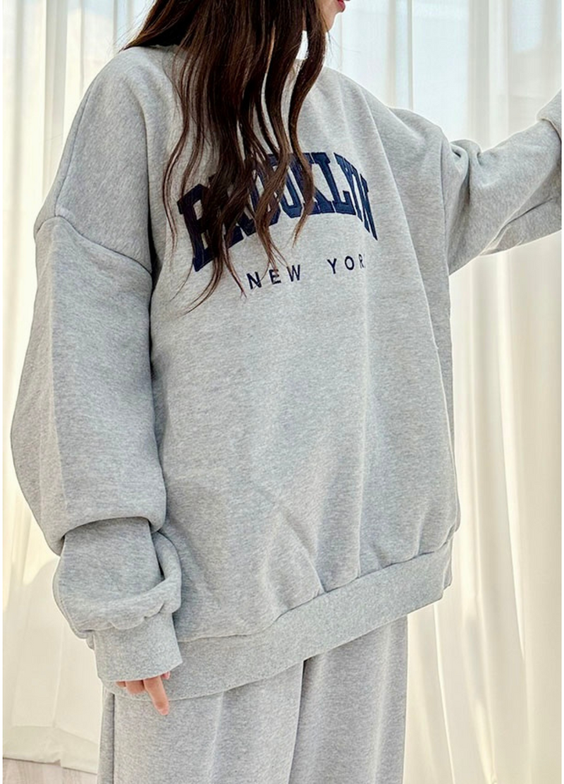 BOX FIT EMBROIDERY SWEATSHIRT ( 3 COLORS )