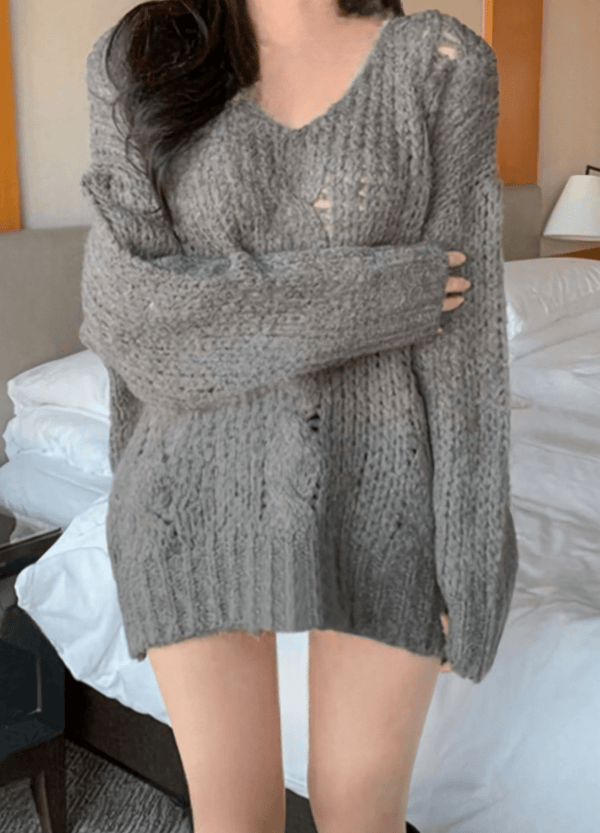LOOSE-FIT V SWEATER ( 3 COLORS )