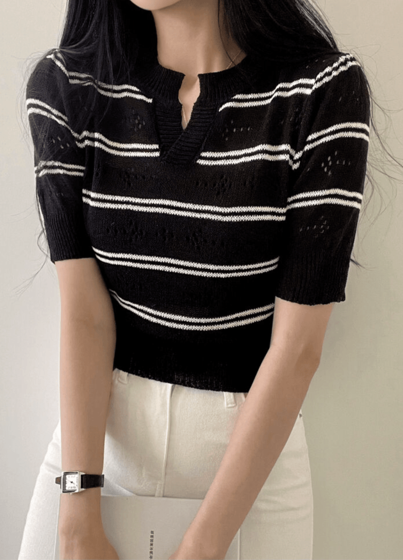 STRIPED PATTERNED PUNCHING KNIT ( 2 COLORS )