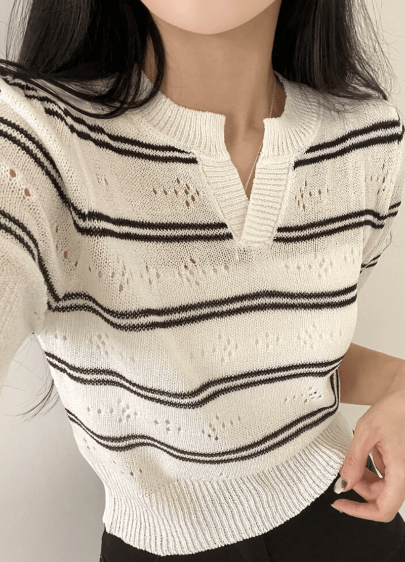 STRIPED PATTERNED PUNCHING KNIT ( 2 COLORS )