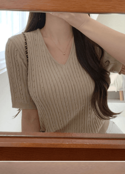 TWISTED V-NECK SUMMER SHORTSLEEVED KNIT