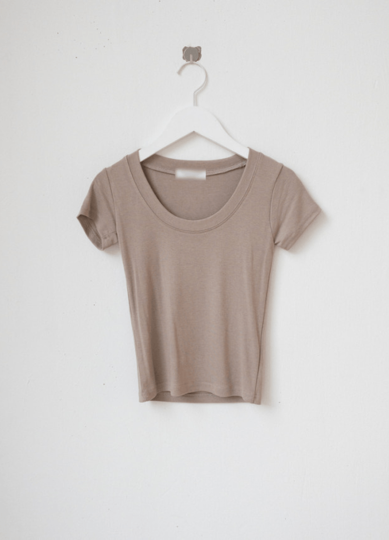 BASIC U-NECK T-SHIRTS ( 3 COLORS )