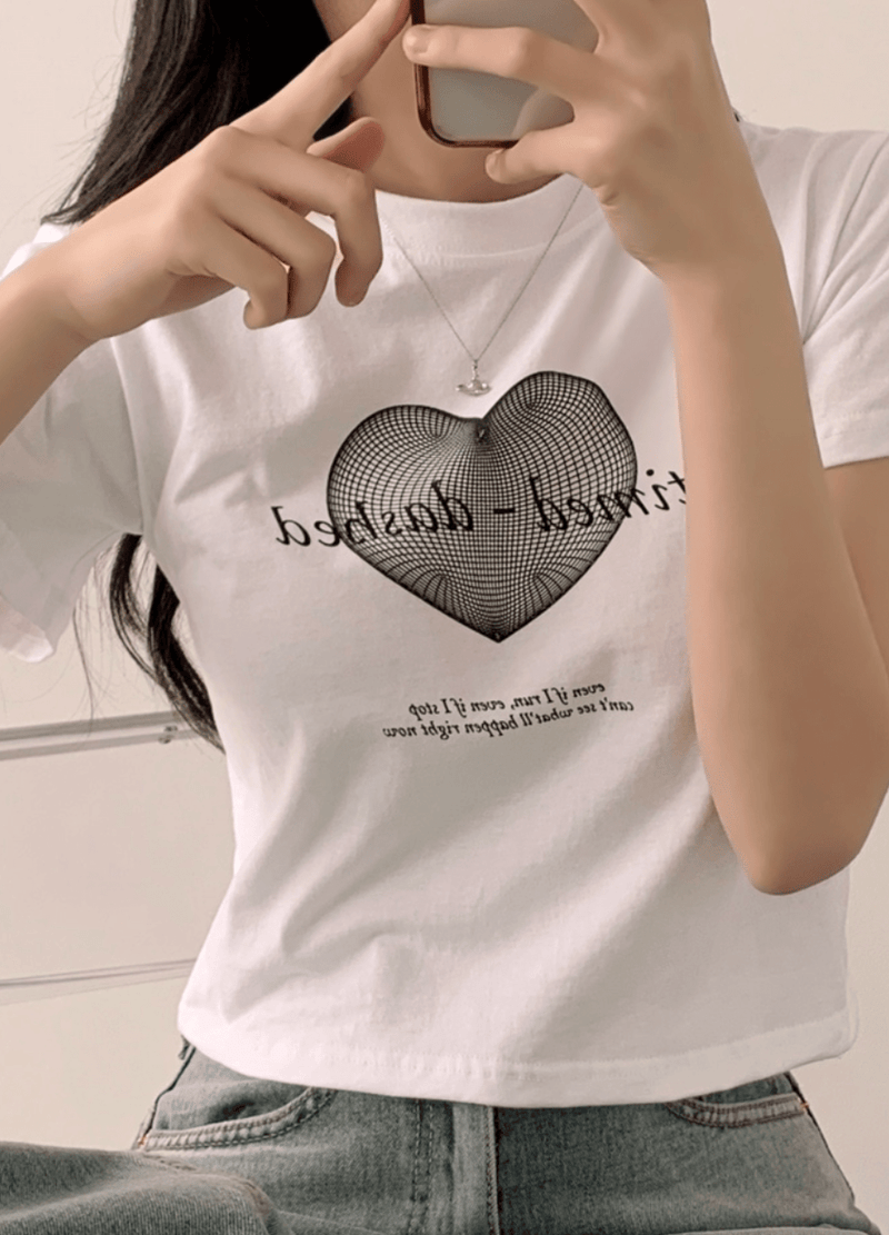 TIMED-DASHED DESIGNED CROPPED T-SHIRTS ( 3 COLORS )