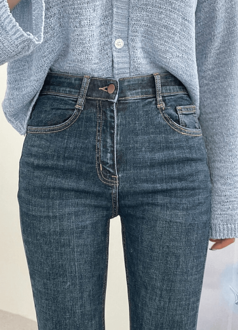 INNER BANDING SLIM STRAIGHT JEANS ( 2 COLORS )