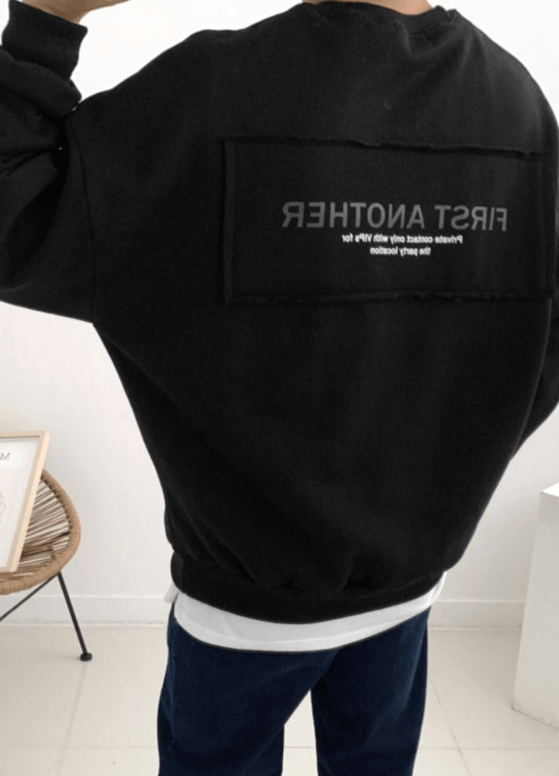 FIRST ANOTHER PATCH FLEECED-LINE SWEATSHIRTS ( 2 COLORS )