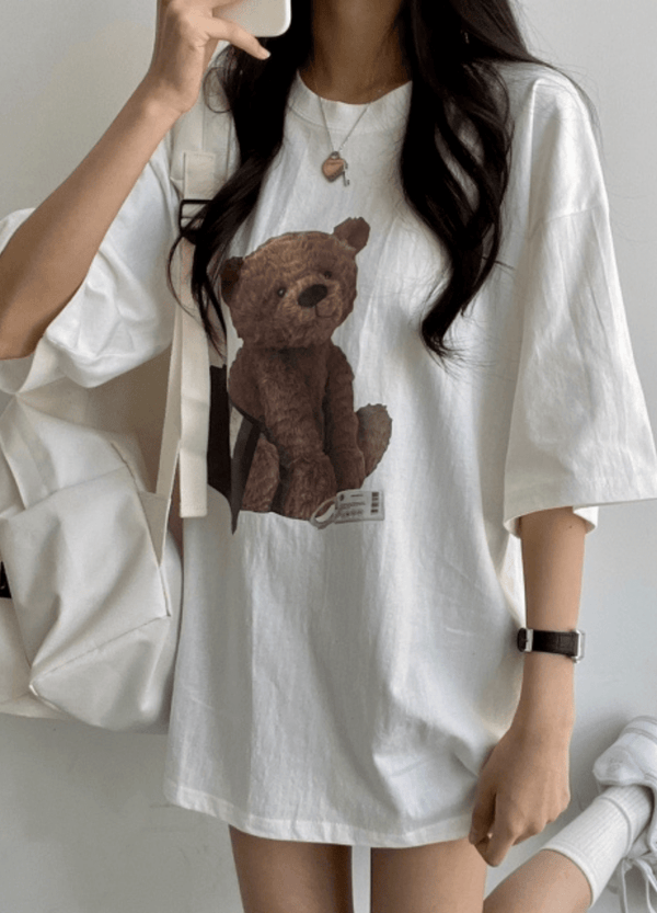 BEAR GRAPHIC OVERSIZED T-SHIRTS ( 2 COLORS )